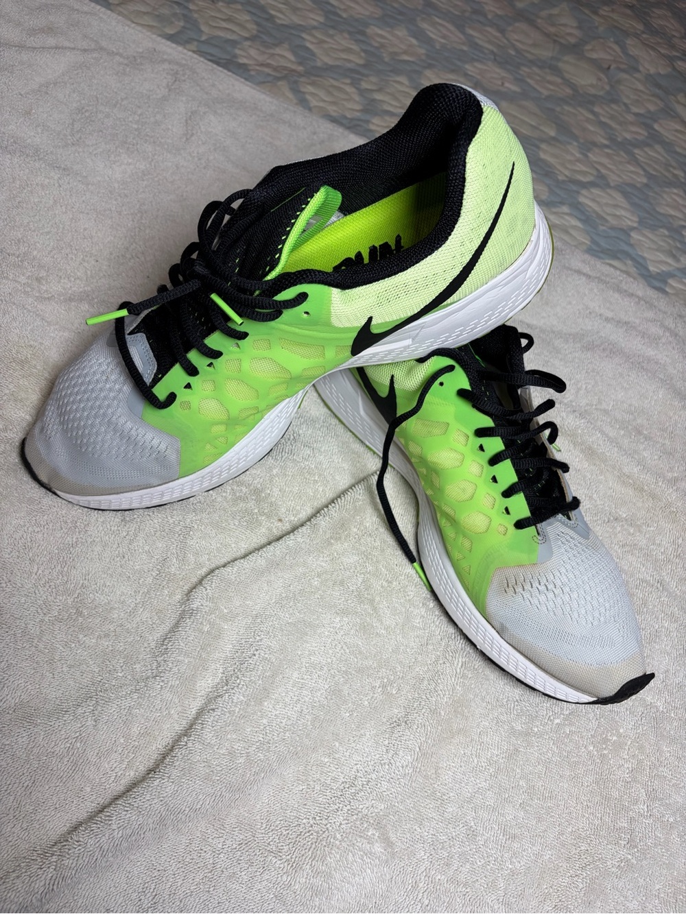 Nike Women’s Running Shoes - Neon Green/Black/Gray